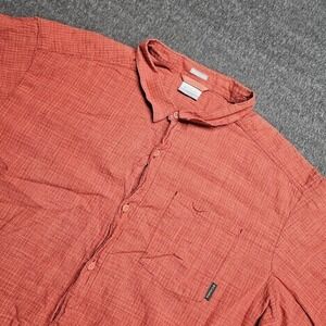 Columbia Button Up Shirt Mens XXL Red Textured Cotton Short Sleeve AM1238